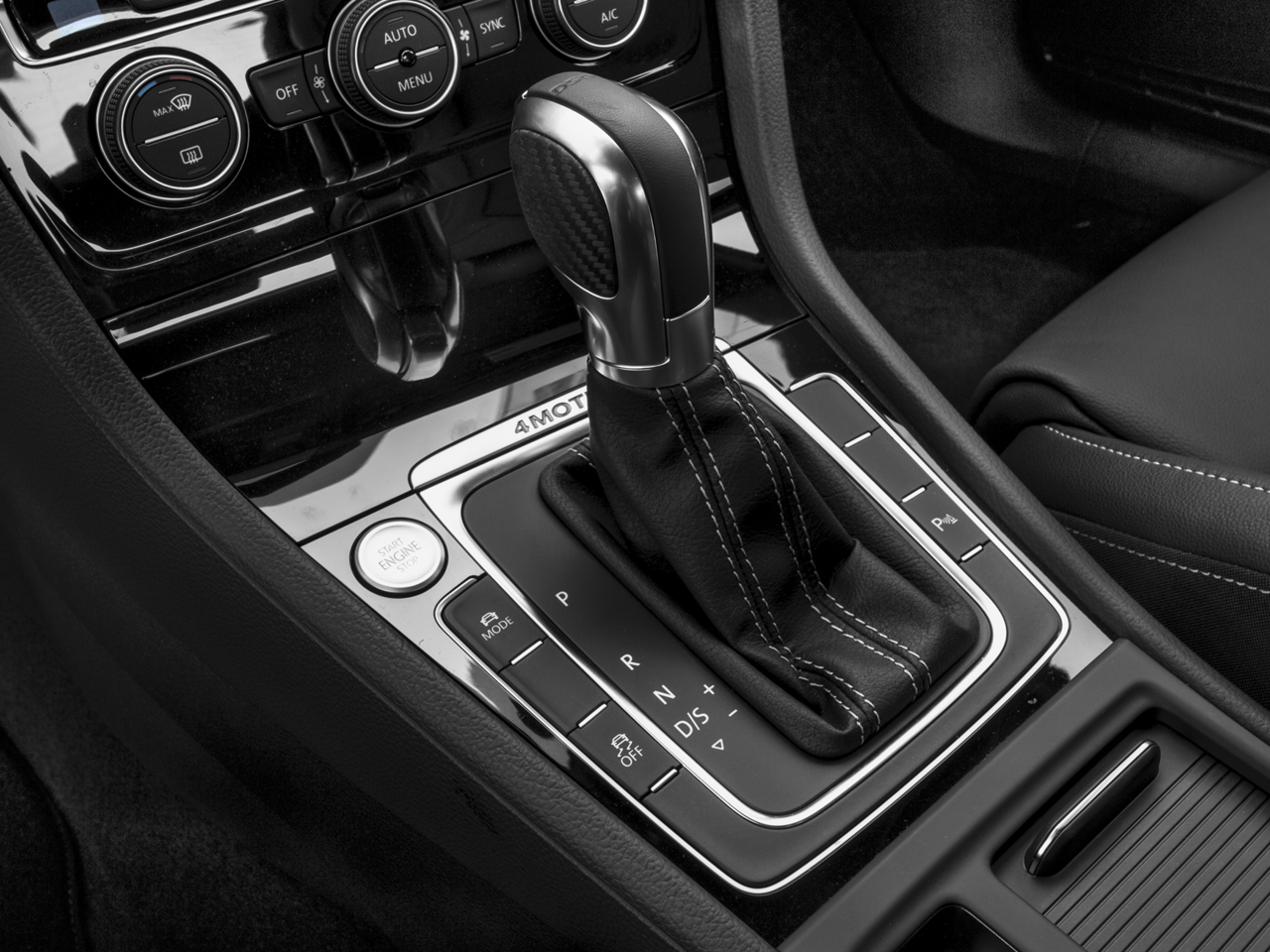 2016 Volkswagen Golf R 4dr HB Man w/DCC/Nav