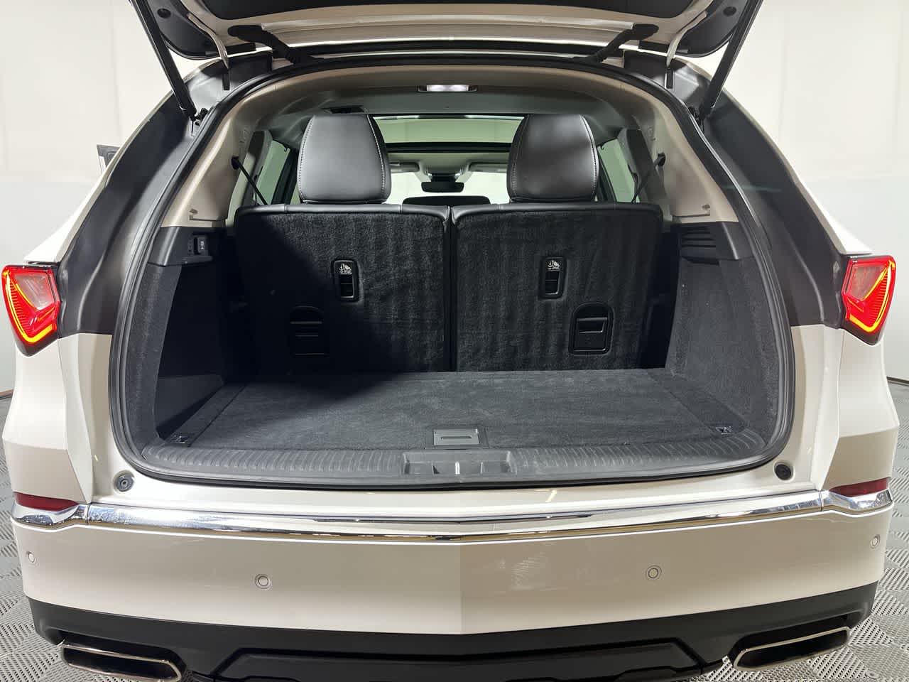 2023 Acura MDX w/Technology Package
