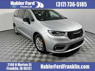 2024 Chrysler Pacifica Touring