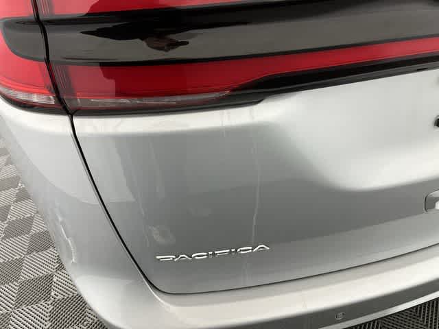 2024 Chrysler Pacifica Touring
