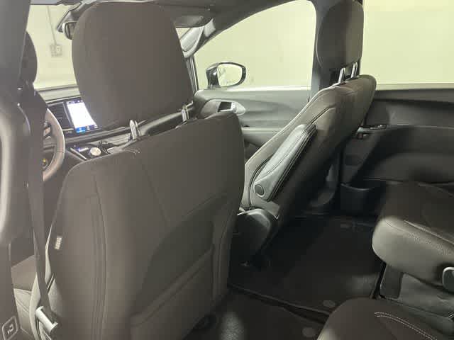 2024 Chrysler Pacifica Touring