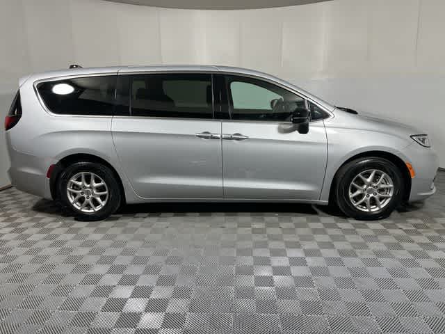 2024 Chrysler Pacifica Touring