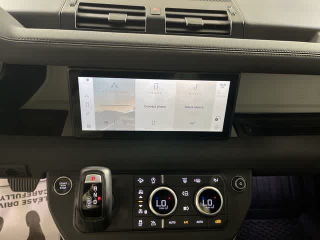 2023 Land Rover Defender SE