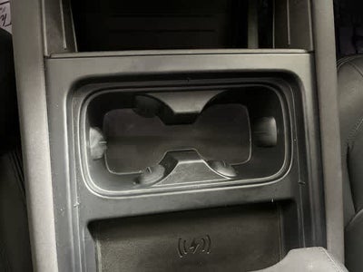 2023 Land Rover Defender SE