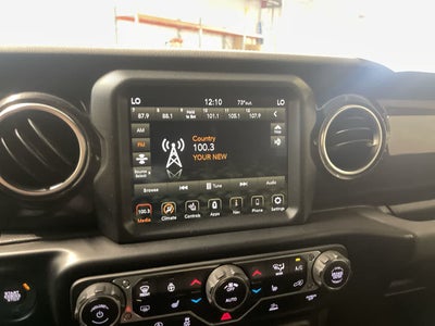 2022 Jeep Wrangler Unlimited Sahara Altitude