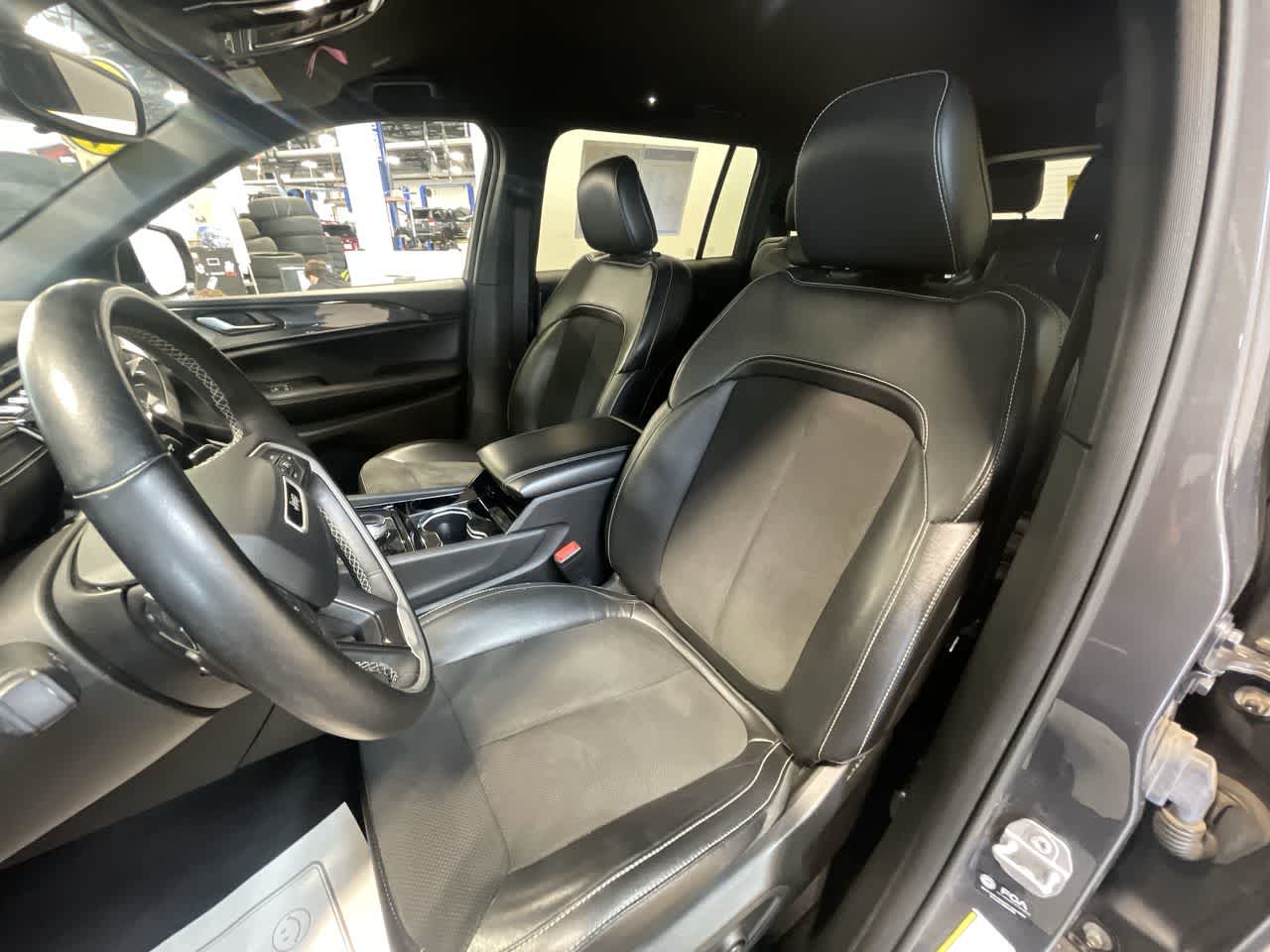 2022 Jeep Grand Cherokee L Altitude