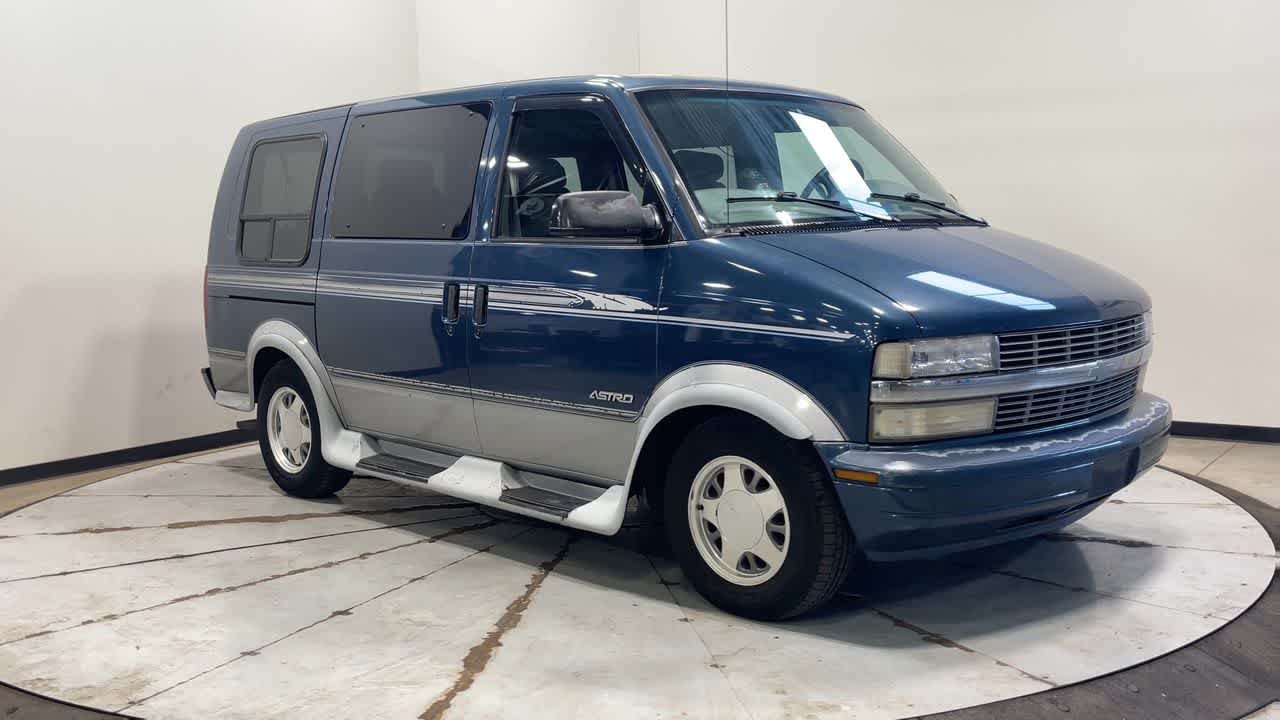 2000 Chevrolet Astro w/YF7