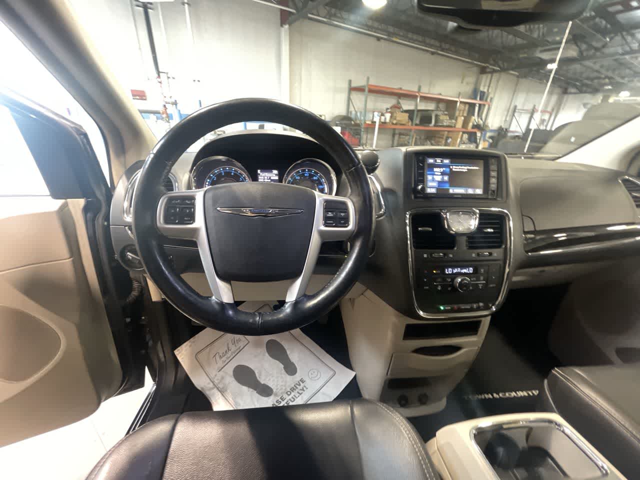 2014 Chrysler Town & Country Touring-L