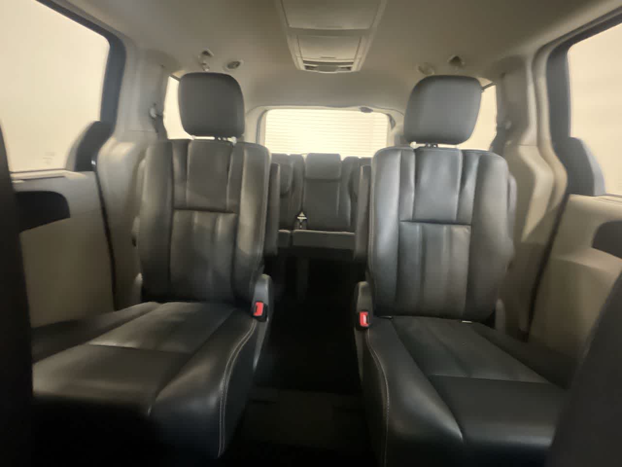 2014 Chrysler Town & Country Touring-L