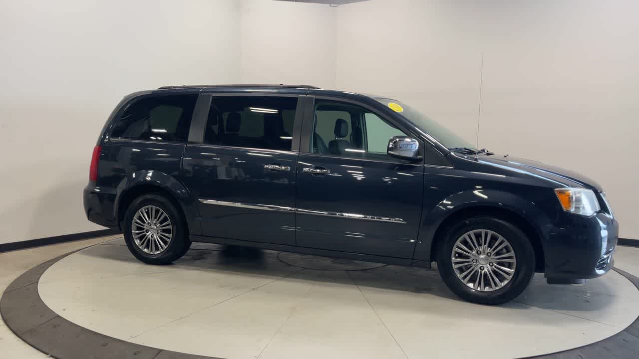 2014 Chrysler Town & Country Touring-L