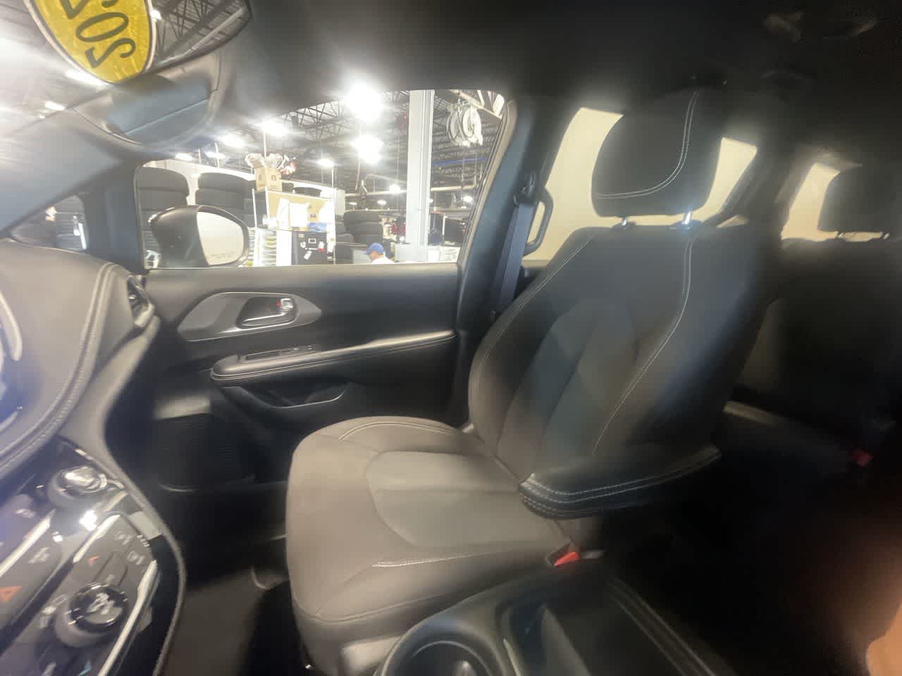 2023 Chrysler Pacifica Touring