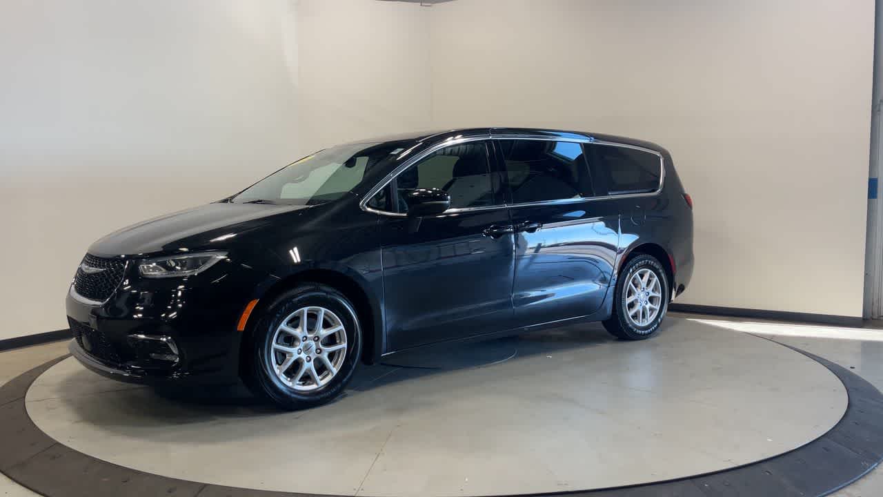 2023 Chrysler Pacifica Touring