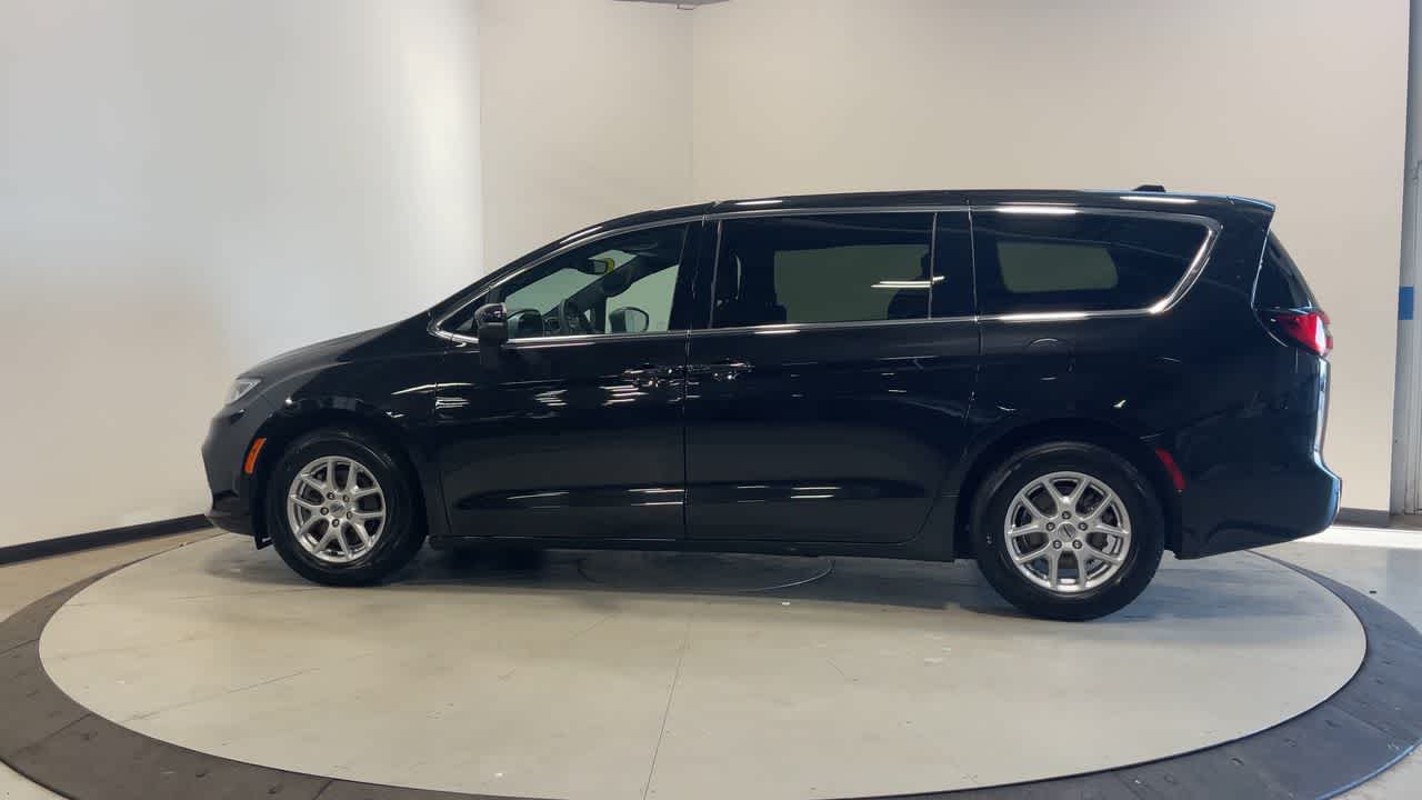 2023 Chrysler Pacifica Touring