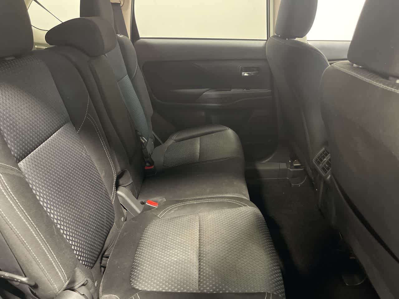 2020 Mitsubishi Outlander ES