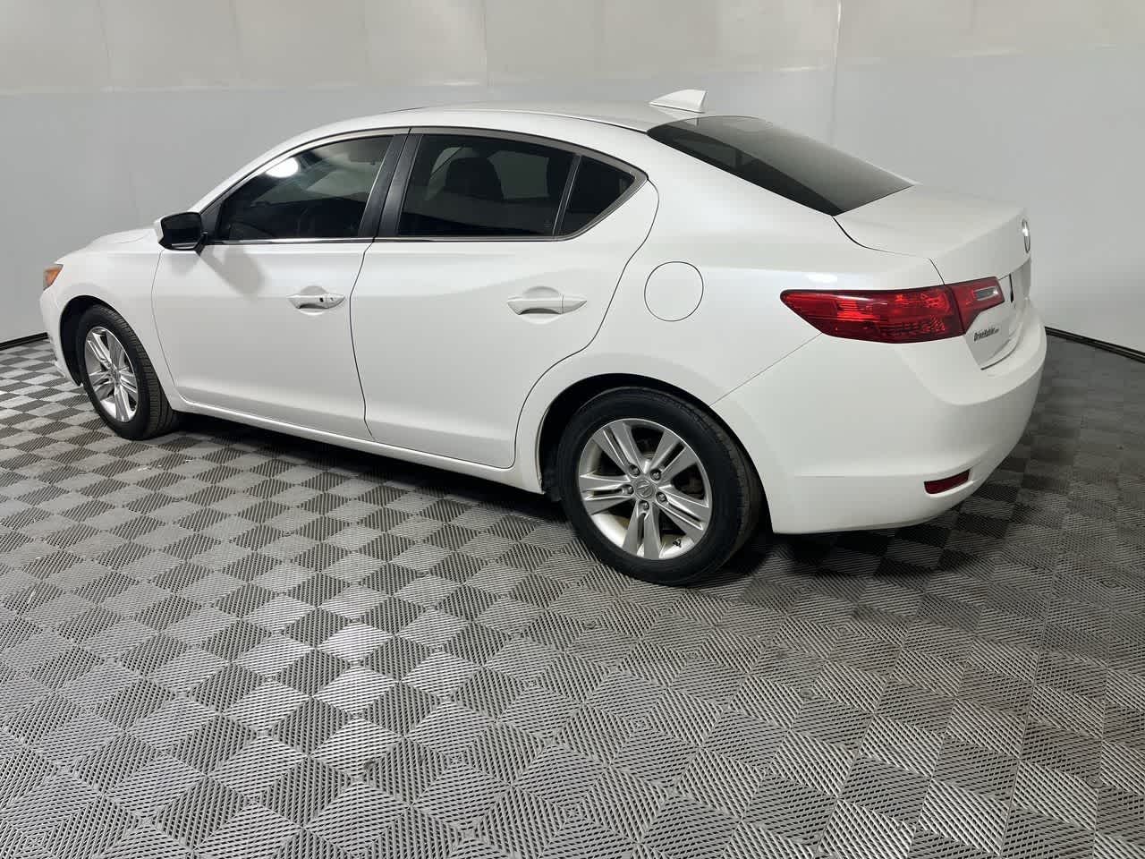 2013 Acura ILX Base
