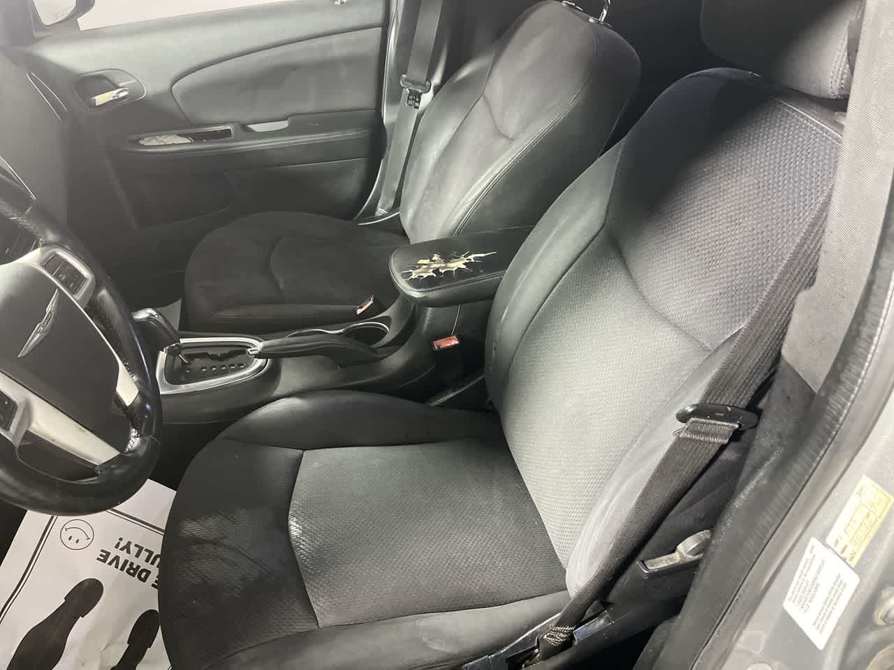 2013 Chrysler 200 Touring