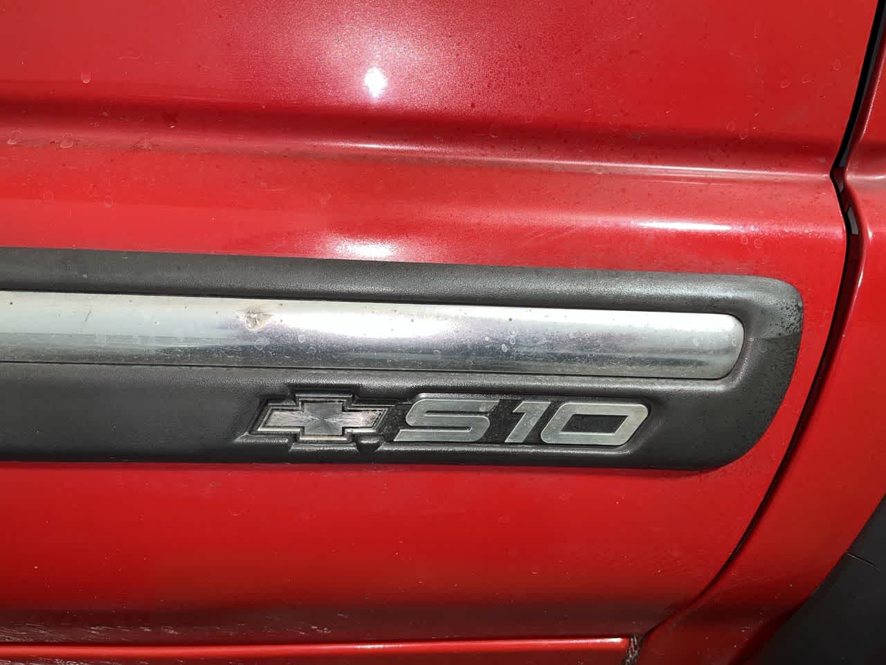 2000 Chevrolet S10 LS