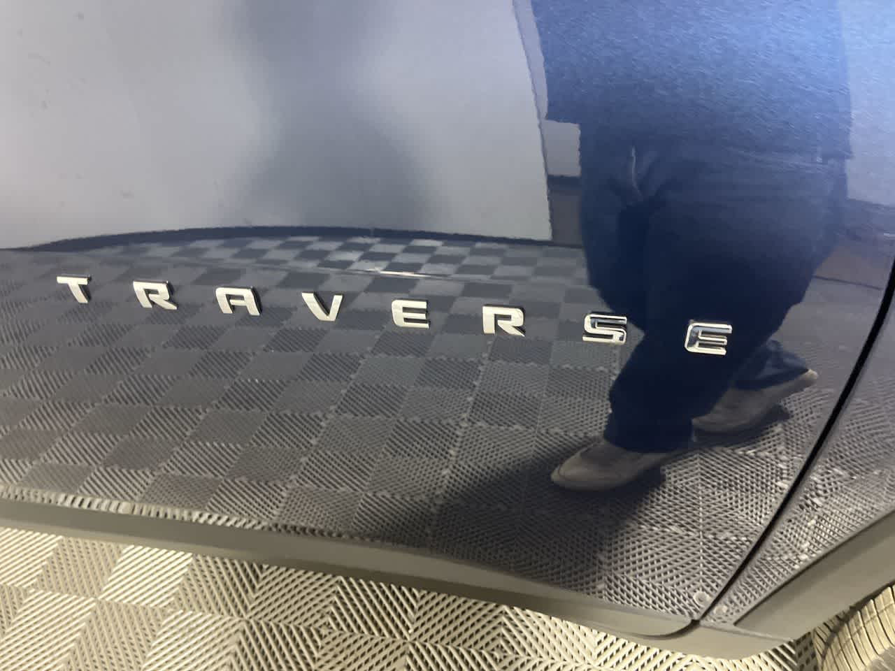 2022 Chevrolet Traverse LT Cloth