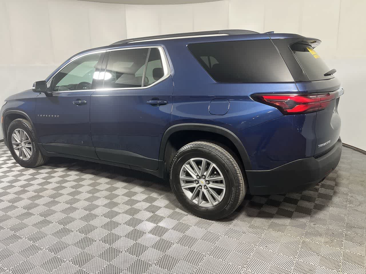 2022 Chevrolet Traverse LT Cloth