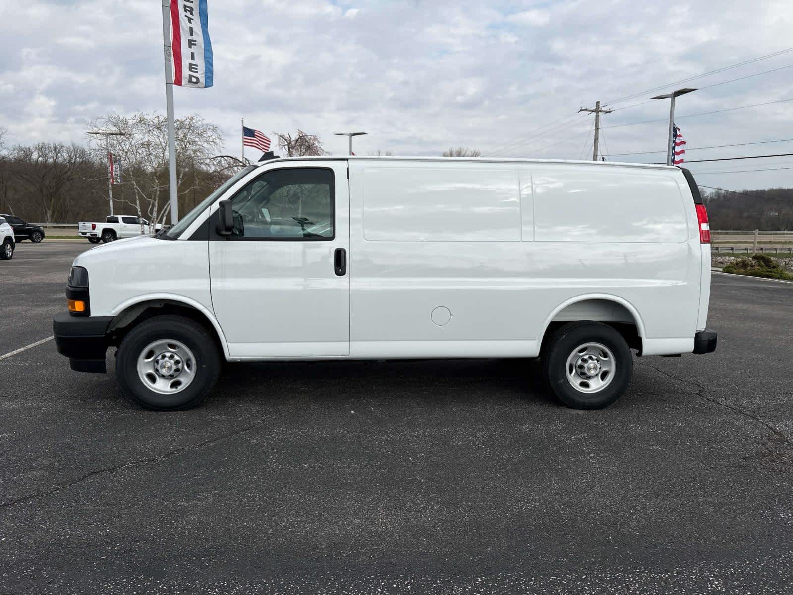 2025 Chevrolet Express Cargo WT