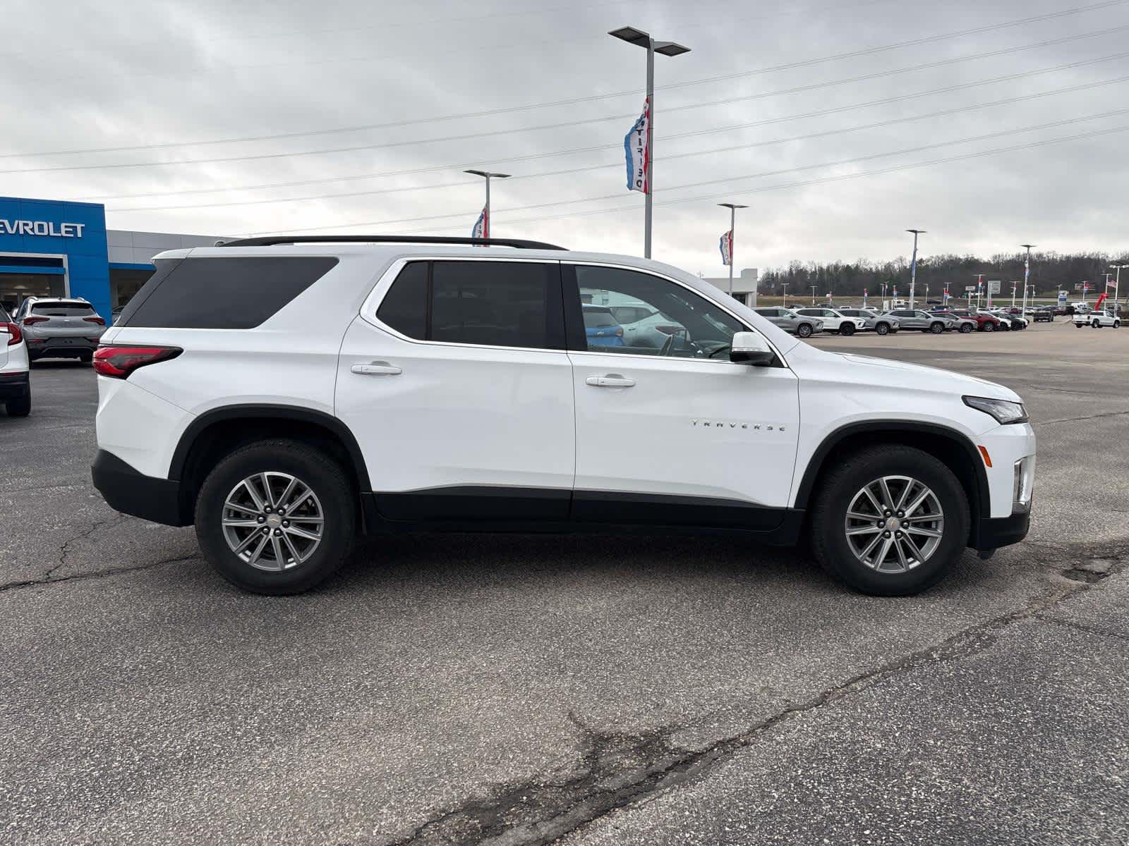 2023 Chevrolet Traverse LT Leather