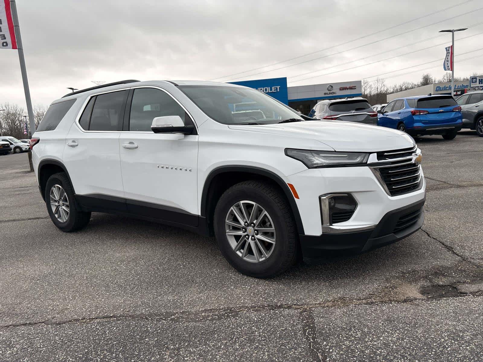 2023 Chevrolet Traverse LT Leather