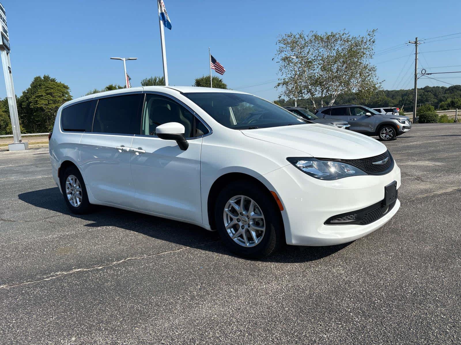 2023 Chrysler Voyager LX