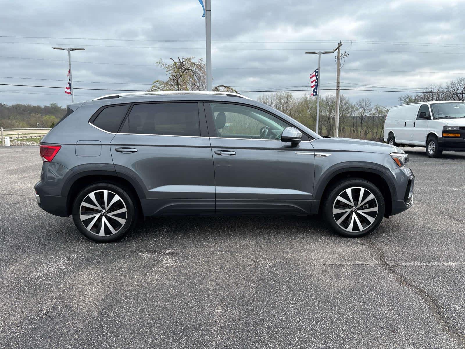 2023 Volkswagen Taos SE