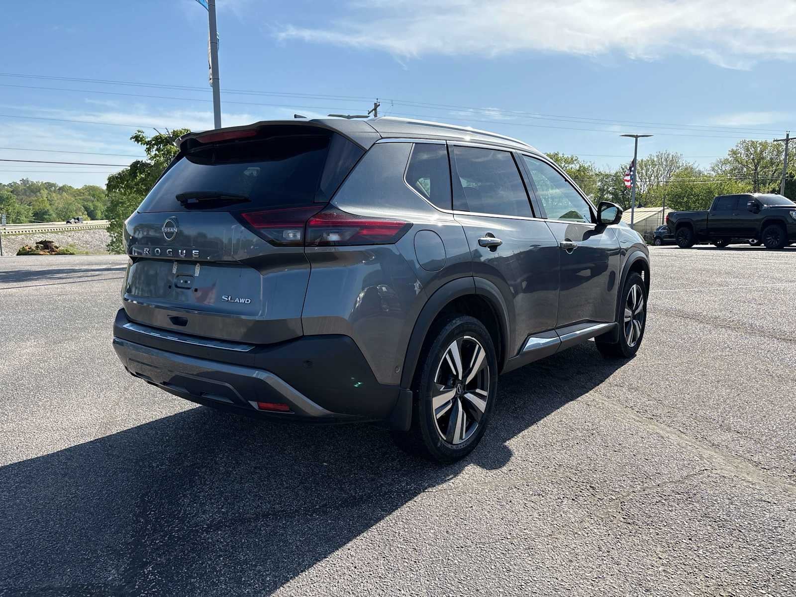 2022 Nissan Rogue SL