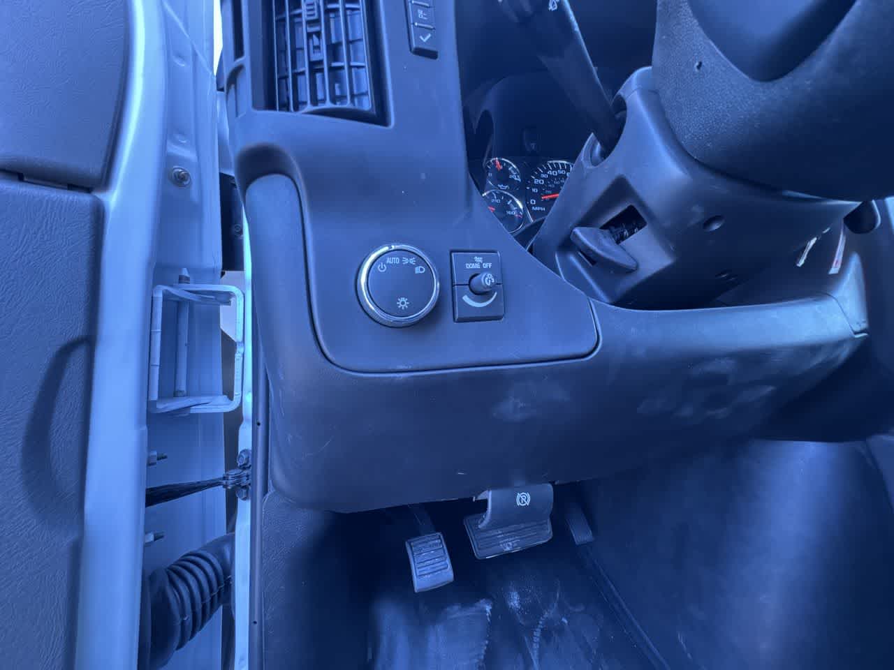 2025 Chevrolet Express Cutaway 3500 1WT