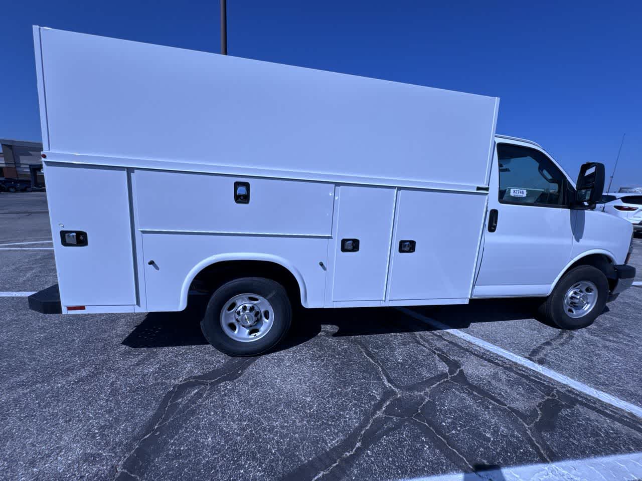 2025 Chevrolet Express Cutaway 3500 1WT