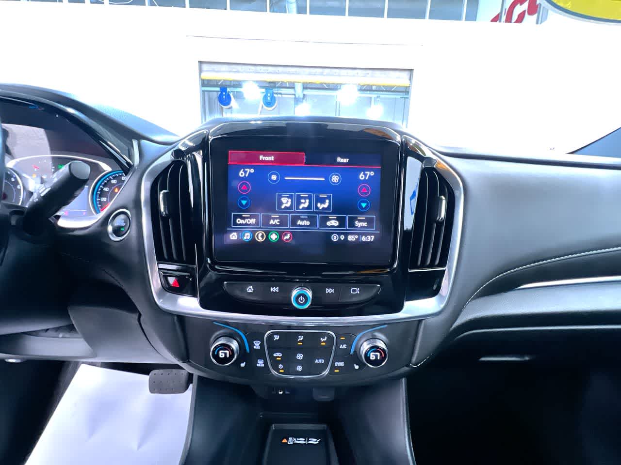 2022 Chevrolet Traverse LT Leather