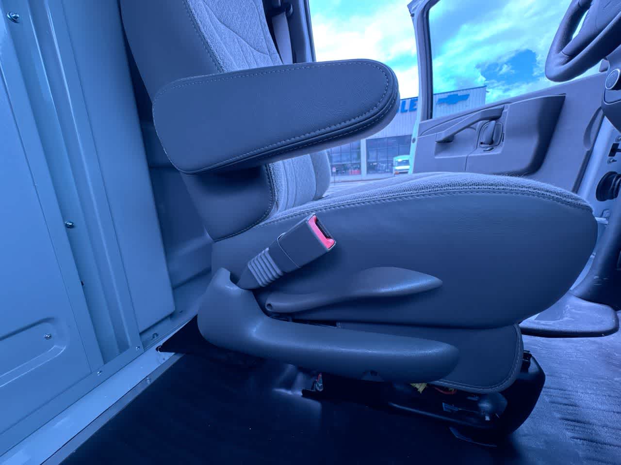 2026 Chevrolet Express Cutaway 3500 1WT