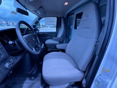 2026 Chevrolet Express Cutaway 3500 1WT