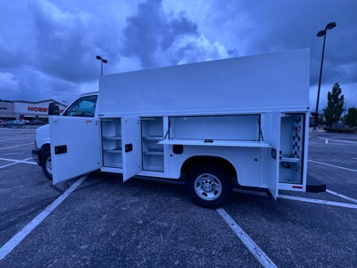 2026 Chevrolet Express Cutaway 3500 1WT