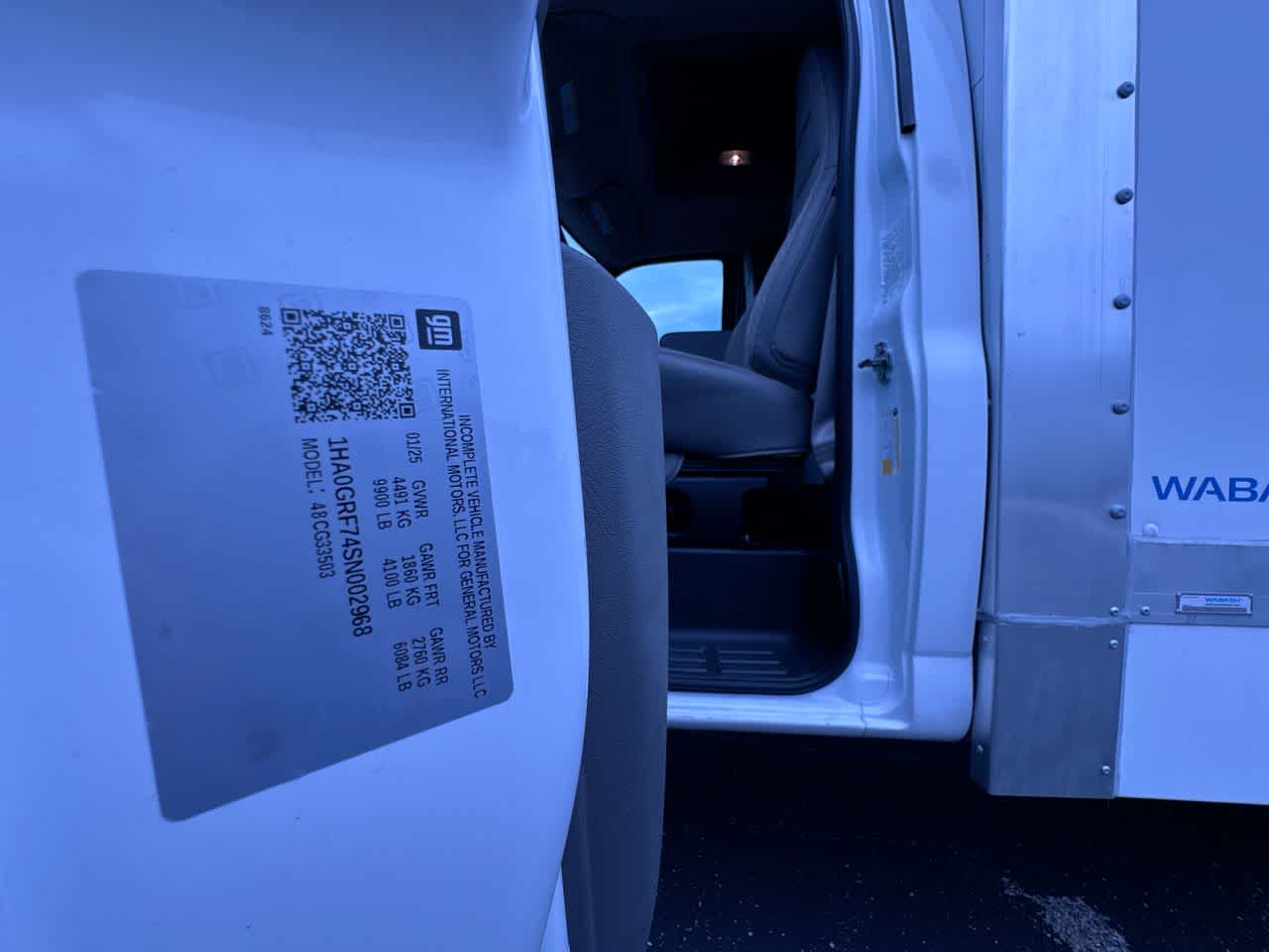 2025 Chevrolet Express Cutaway 3500 1WT