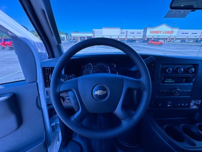 2026 Chevrolet Express Cutaway 3500 1WT