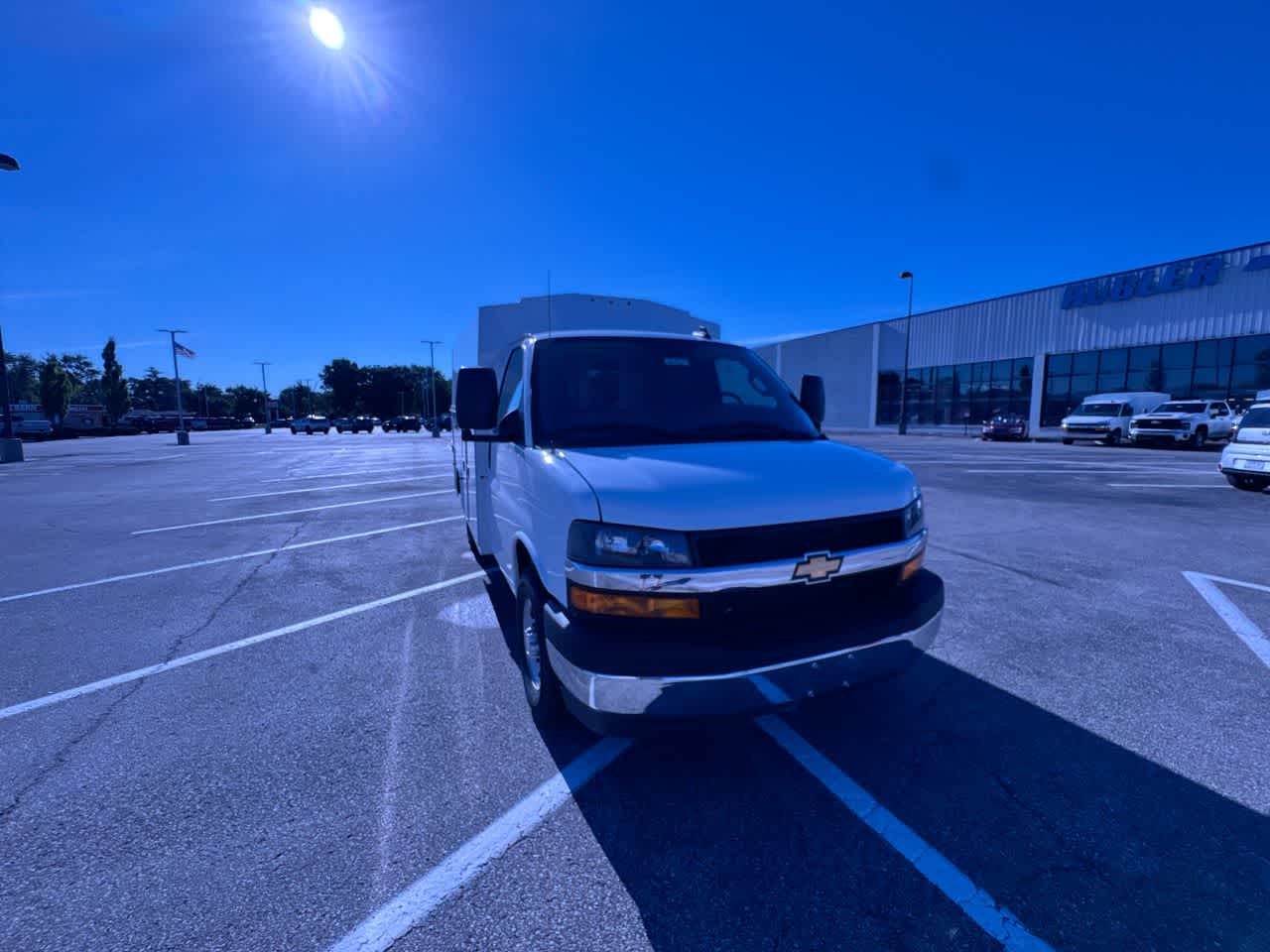 2026 Chevrolet Express Cutaway 3500 1WT