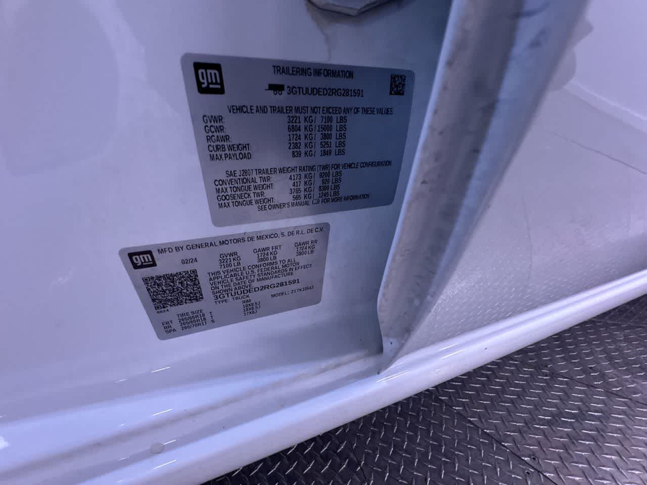 2024 GMC Sierra 1500 SLT