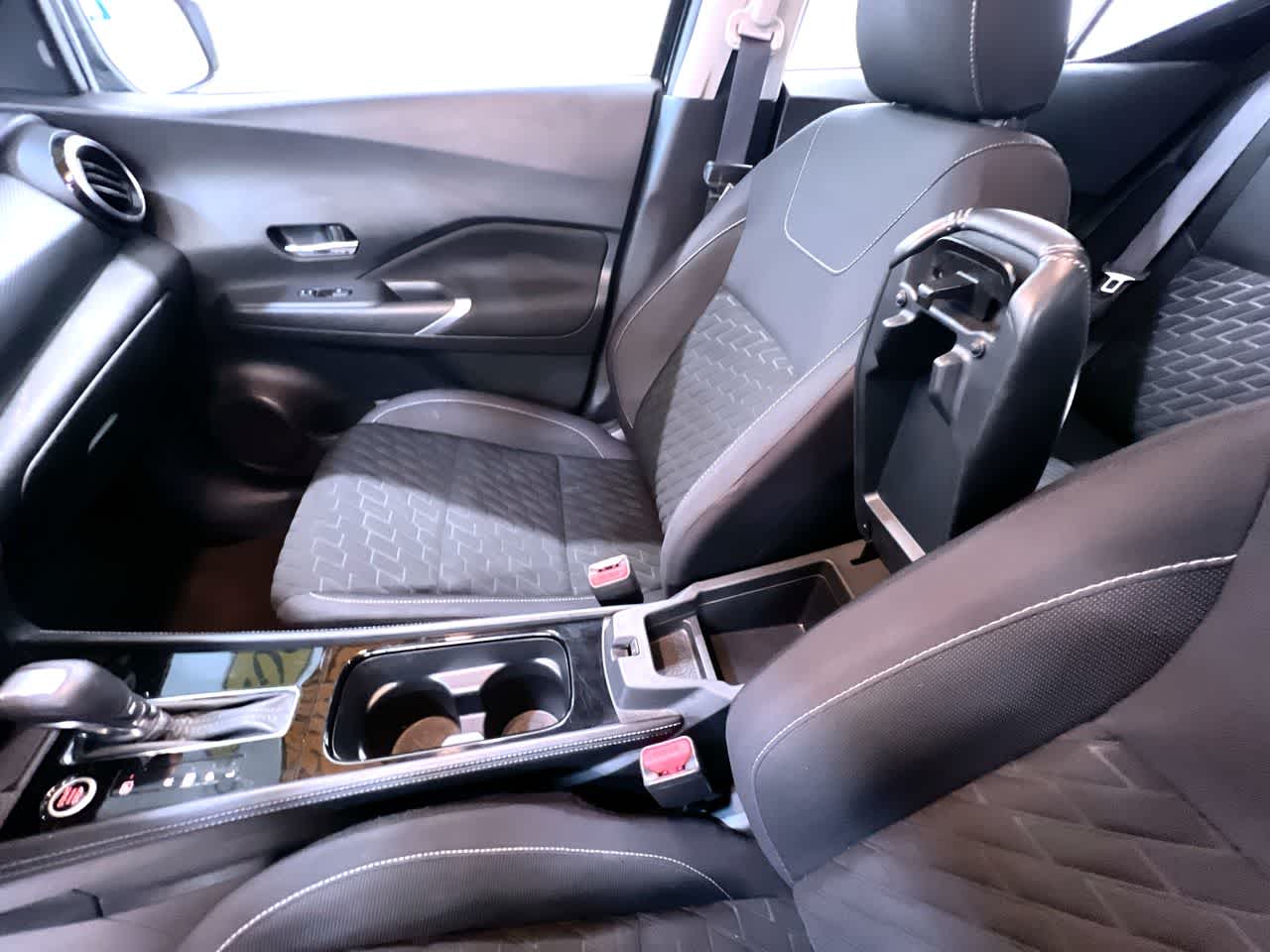 2022 Nissan Kicks SV