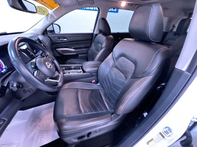 2022 Nissan Pathfinder Platinum
