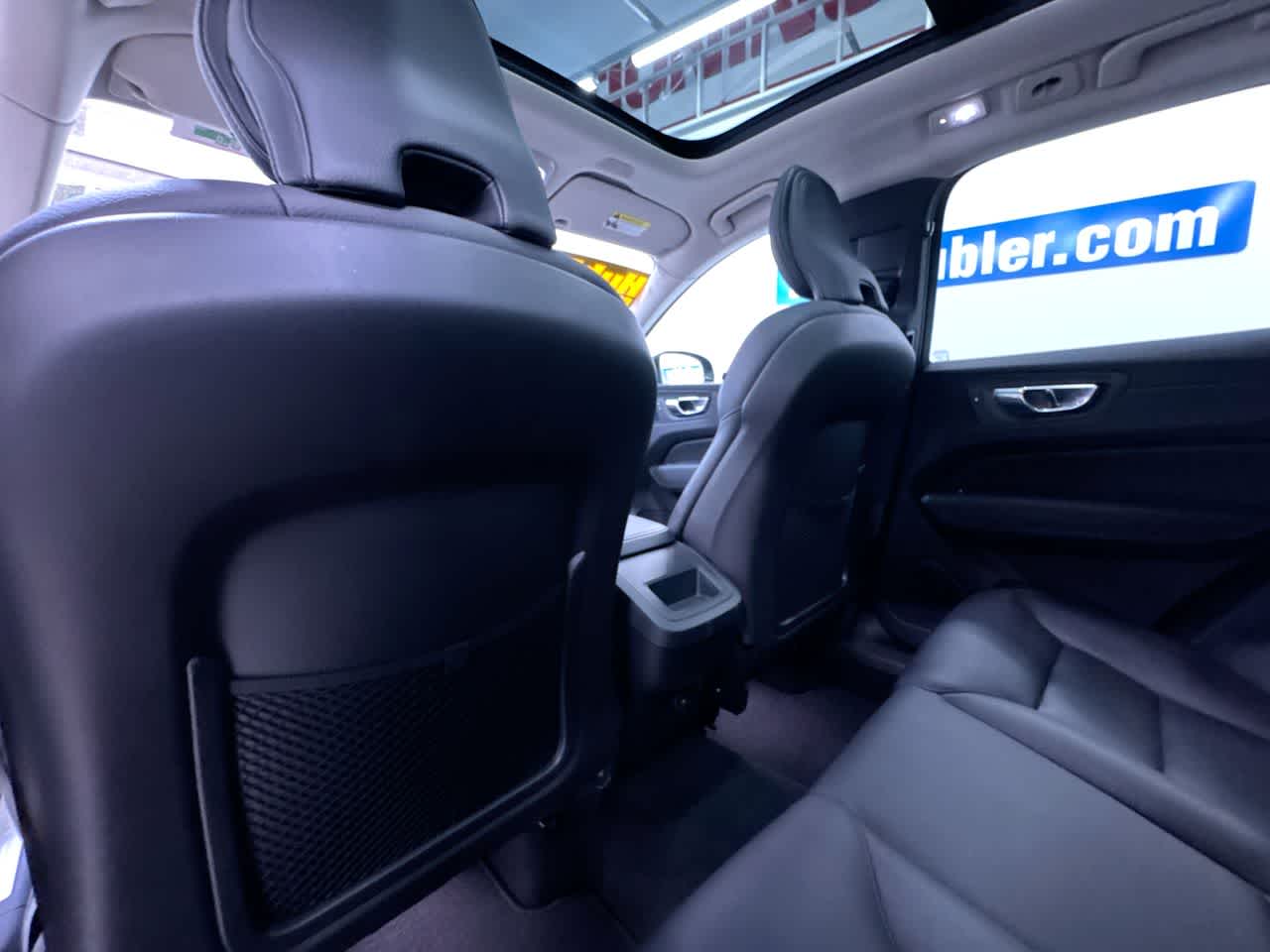 2023 Volvo XC60 Plus Dark Theme