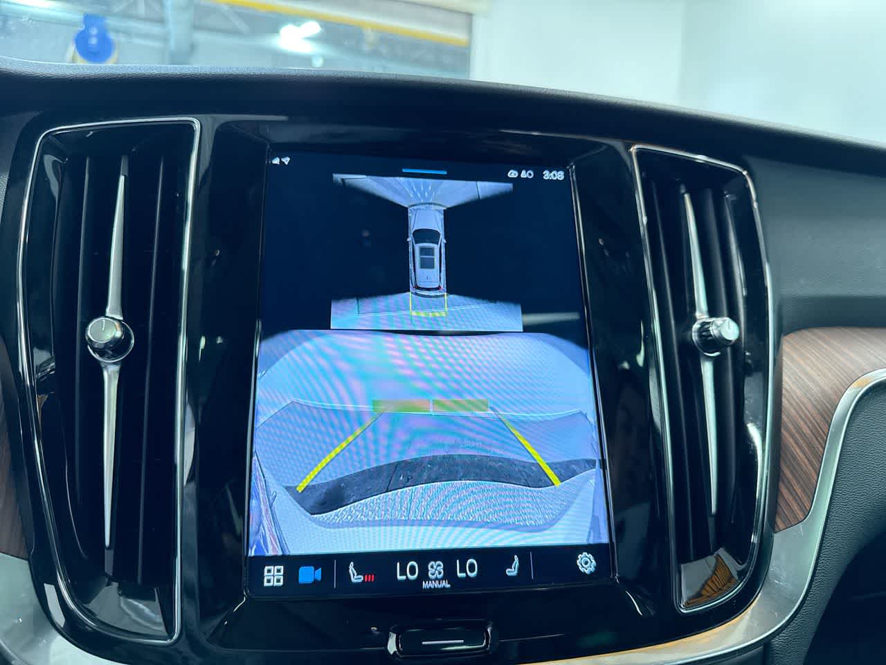 2025 Volvo V60 Cross Country Plus