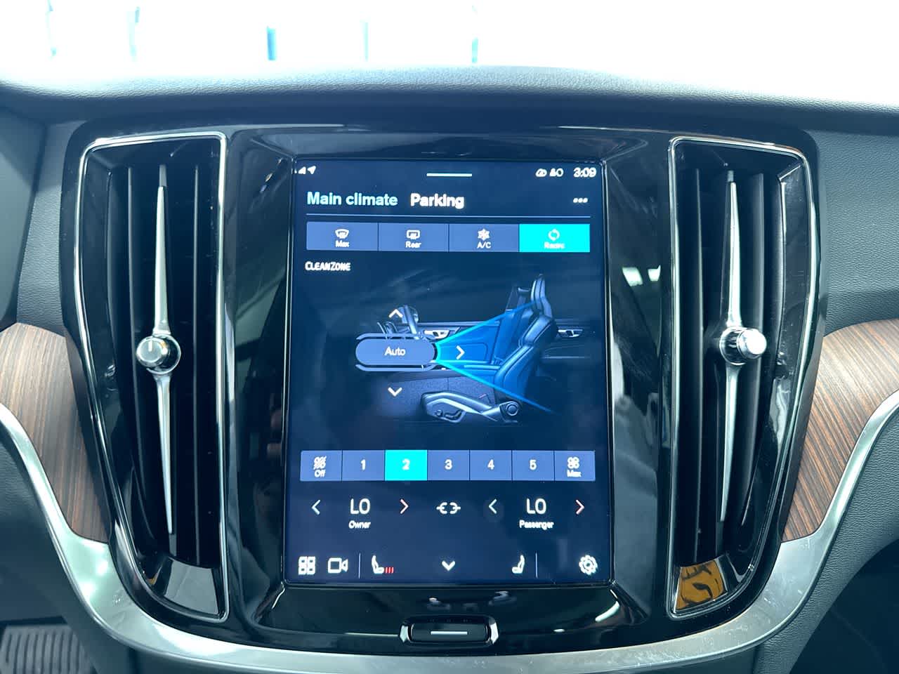 2025 Volvo V60 Cross Country Plus