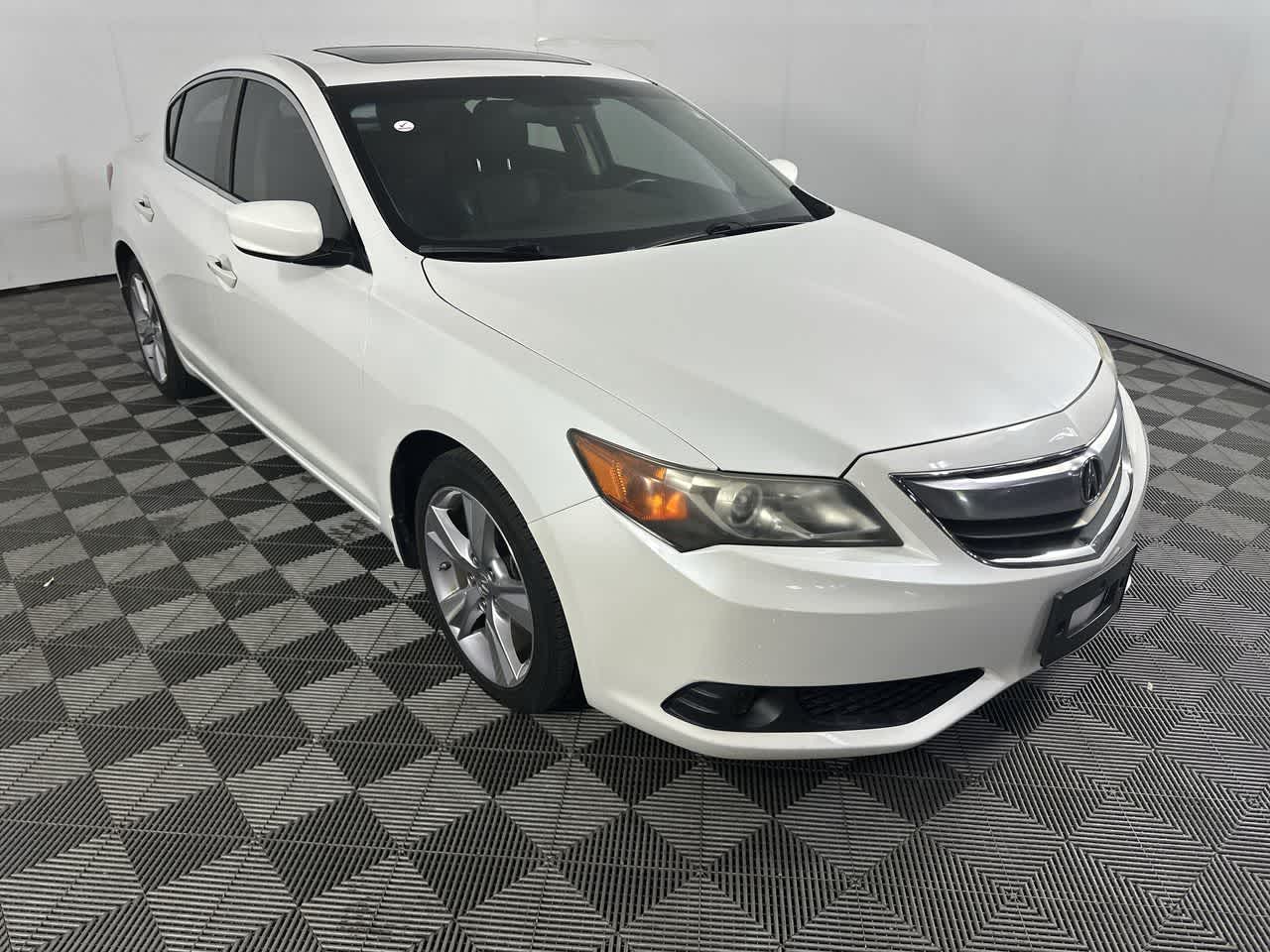 Used 2014 Acura ILX Premium with VIN 19VDE1F51EE000348 for sale in Shelbyville, IN