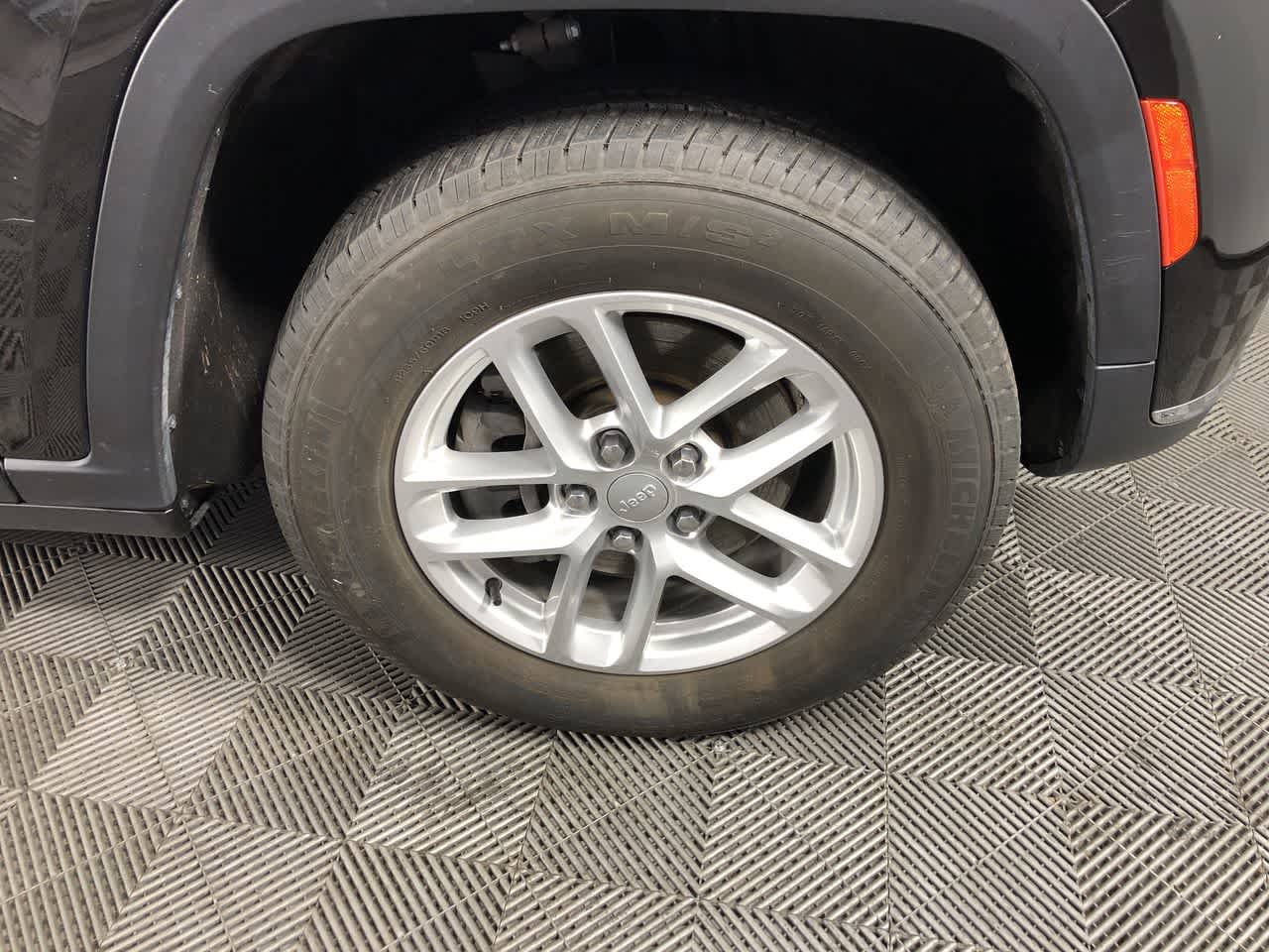 2021 Jeep Grand Cherokee L Laredo