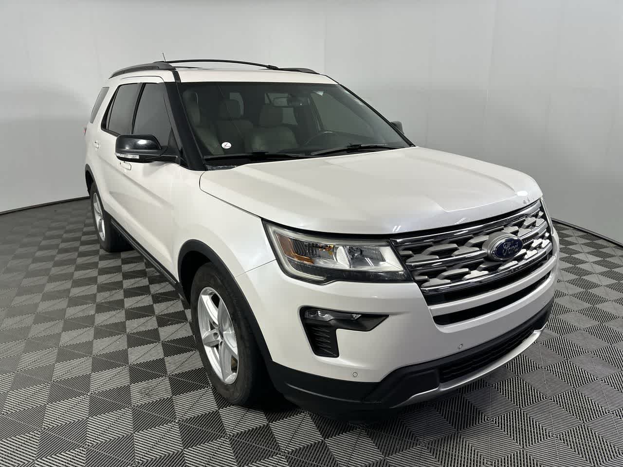 Used 2018 Ford Explorer XLT with VIN 1FM5K7D87JGA73752 for sale in Shelbyville, IN