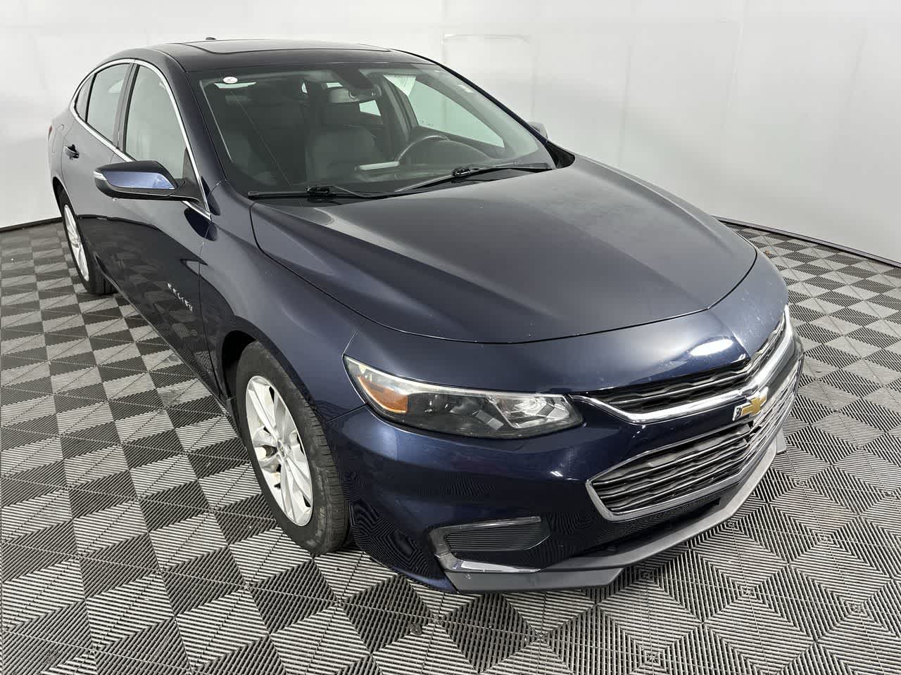 Used 2016 Chevrolet Malibu 1LT with VIN 1G1ZE5STXGF245238 for sale in Shelbyville, IN