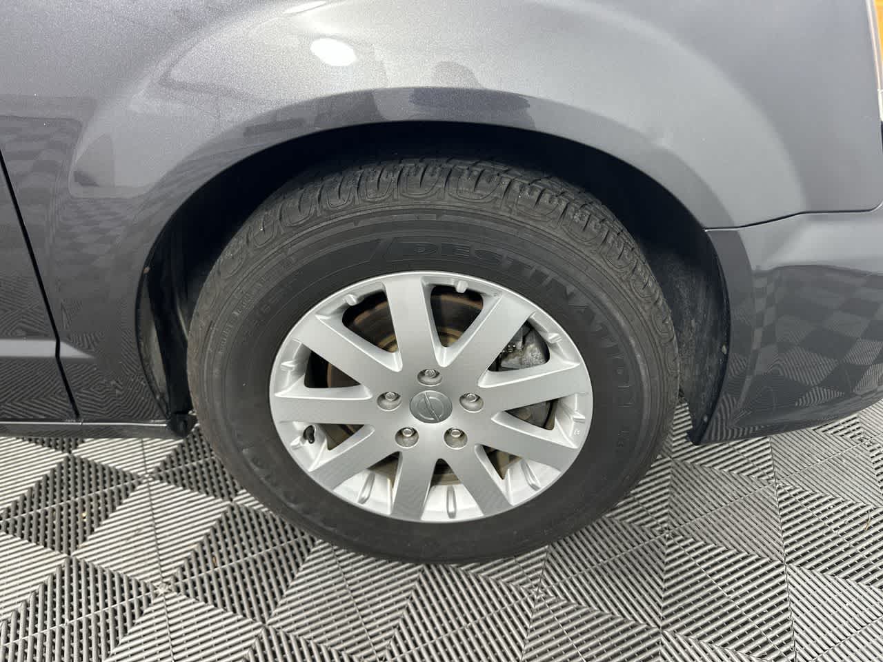 2016 Chrysler Town & Country Touring