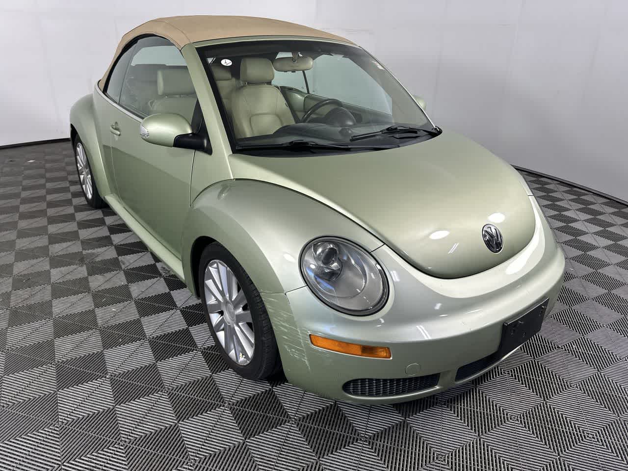 Used 2008 Volkswagen New Beetle SE with VIN 3VWRF31YX8M406210 for sale in Shelbyville, IN
